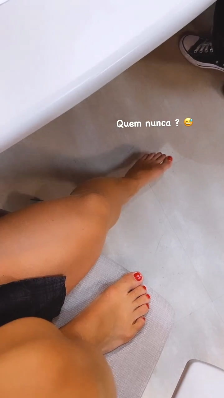 Ana Paula Minerato Feet